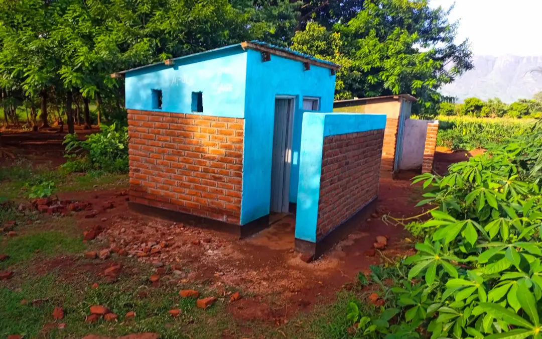 Instandsetzung der Toilettenblocks an der Mapereka Schule