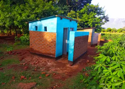 Instandsetzung der Toilettenblocks an der Mapereka Schule